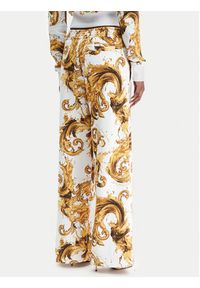 Versace Jeans Couture Spodnie dresowe 80HAA320 FS196 Biały Regular Fit. Kolor: biały. Materiał: bawełna #2