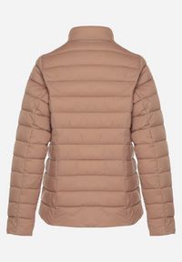 Born2be - Beżowa Pikowana Kurtka w Klasycznym Stylu Nelaniel. Okazja: na co dzień. Kolor: beżowy. Materiał: jeans. Styl: klasyczny #4