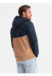 Ombre Clothing - Lekka kolorowa męska kurtka sportowa z polarem – brązowo-granatowa V1 - Rozmiar: XL. Typ kołnierza: kołnierzyk stójkowy. Kolor: biały. Materiał: polar. Wzór: kolorowy. Styl: sportowy #4