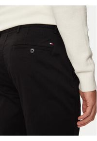 TOMMY HILFIGER - Tommy Hilfiger Chinosy Denton MW0MW37873 Czarny Slim Fit. Kolor: czarny. Materiał: bawełna #5