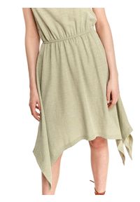 TOP SECRET - Asymetryczna sukienka z odkrytymi ramionami. Kolor: zielony. Sezon: lato. Typ sukienki: z odkrytymi ramionami, asymetryczne. Styl: wakacyjny #7