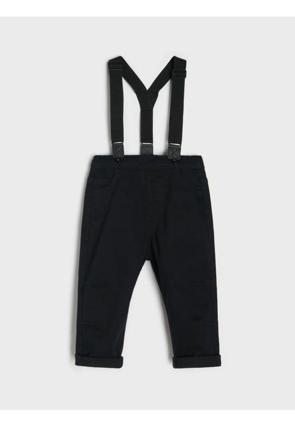 Sinsay - Bawełniane spodnie z szelkami - czarny. Kolor: czarny. Materiał: bawełna