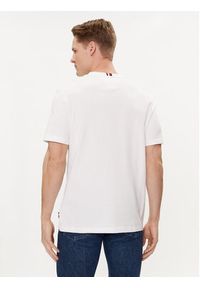 TOMMY HILFIGER - Tommy Hilfiger T-Shirt Track Graphic MW0MW34429 Biały Regular Fit. Kolor: biały. Materiał: bawełna #7