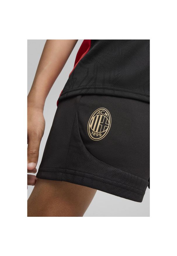 Puma - Młodzieżowe szorty treningowe AC Milan PUMA Black For All Time Red. Kolor: czerwony, wielokolorowy, czarny. Sport: fitness