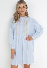 Born2be - Niebieska Pudełkowa Sukienka Mini z Ozdobnym Haftem Rosenwyn. Kolor: niebieski. Długość rękawa: długi rękaw. Wzór: haft. Długość: mini #4