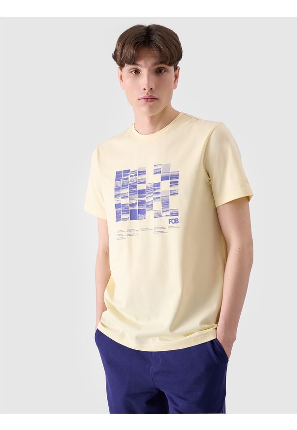 4f - 4F T-shirt regular z nadrukiem męski - żółty S. Okazja: na co dzień. Kolor: żółty. Materiał: bawełna, jersey, dzianina. Długość rękawa: krótki rękaw. Długość: krótkie. Wzór: nadruk. Styl: sportowy, casual, klasyczny