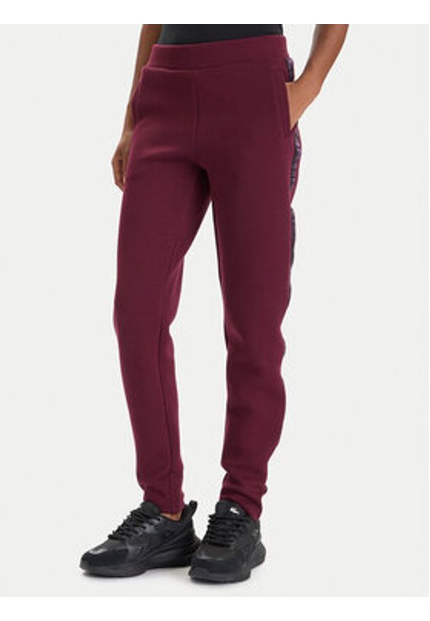 EA7 Emporio Armani Dres 7W000680 AF13151 M5064 Bordowy Regular Fit. Kolor: czerwony. Materiał: syntetyk, bawełna