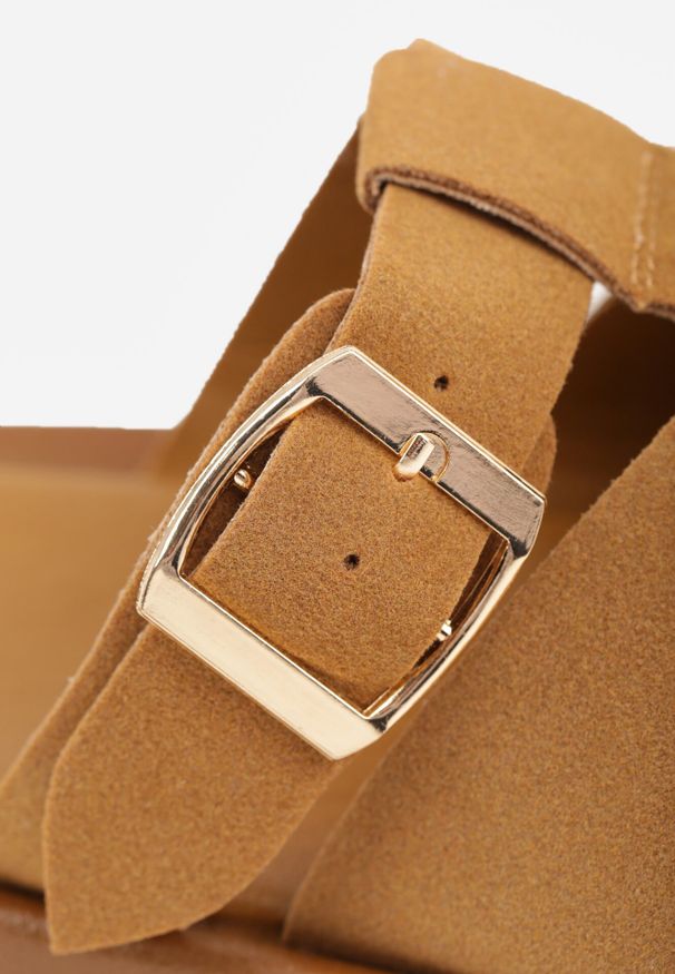 Born2be - Brązowe Klapki z Paskami i Kwadratową Sprzączką Olyndar. Okazja: na co dzień. Kolor: brązowy. Materiał: jeans. Sezon: lato. Styl: casual