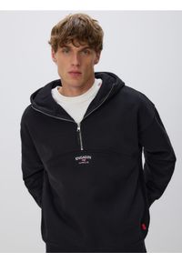 Reserved - Bluza z kapturem - czarny. Typ kołnierza: kaptur. Kolor: czarny. Materiał: bawełna, dzianina #1