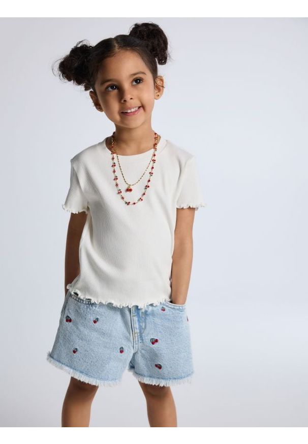 Reserved - Jeansowe szorty paperbag z haftem - niebieski. Kolor: niebieski. Materiał: jeans. Wzór: haft