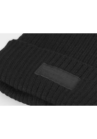 4f - Czapka zimowa ocieplana męska - czarna. Kolor: czarny. Sezon: zima #2