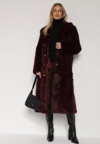 Born2be - Bordowy Jednorzędowy Płaszcz Futerko o Klasycznym Kroju Yrelsha. Okazja: na co dzień. Kolor: czerwony. Materiał: futro. Styl: klasyczny #5