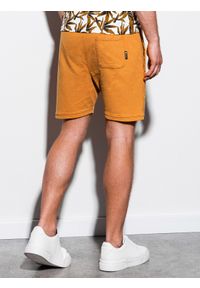 Ombre Clothing - Krótkie spodenki męskie dresowe W223 - żółte - XL. Kolor: żółty. Materiał: dresówka. Długość: krótkie. Wzór: aplikacja. Styl: klasyczny