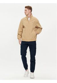 Tommy Jeans Kurtka bomber Essential DM0DM17982 Beżowy Regular Fit. Kolor: beżowy. Materiał: syntetyk
