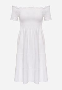 Renee - Biała Letnia Sukienka z Bawełny o Fasonie Hiszpanki z Rozkloszowanymi Falbanami Lorania. Okazja: na co dzień. Typ kołnierza: dekolt hiszpanka. Kolor: biały. Materiał: bawełna. Wzór: aplikacja. Sezon: lato. Styl: elegancki, casual #6