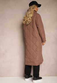 Renee - Brązowy Długi Płaszcz Kurtka Ozdobiona Pikowaniem Hamid. Kolor: brązowy. Długość: długie. Wzór: aplikacja #8