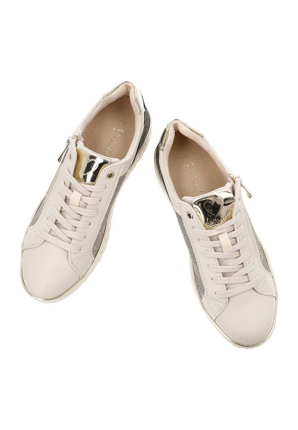 Beżowe Sneakersy Marco Tozzi Modne Obuwie Damskie. Okazja: na co dzień. Zapięcie: zamek. Kolor: beżowy. Materiał: materiał, syntetyk. Szerokość cholewki: normalna. Wzór: geometria