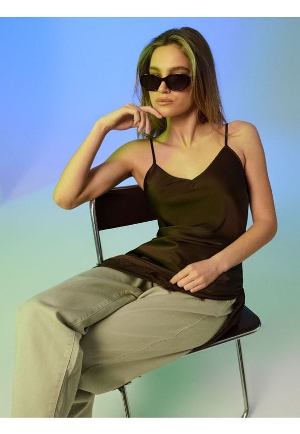 Sinsay - Jeansy jogger balloon z efektem sprania z lyocellem - zielony. Kolor: zielony