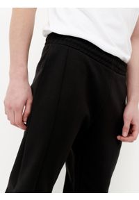 outhorn - Spodnie dresowe męskie. Materiał: dresówka. Wzór: aplikacja #4