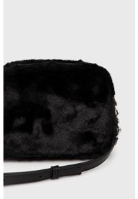 Calvin Klein Torebka kolor czarny. Kolor: czarny. Wzór: aplikacja. Dodatki: z aplikacjami. Rodzaj torebki: na ramię #5