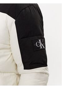 Calvin Klein Jeans Kurtka puchowa J30J323461 Écru Regular Fit. Kolor: czarny. Materiał: puch, syntetyk #4