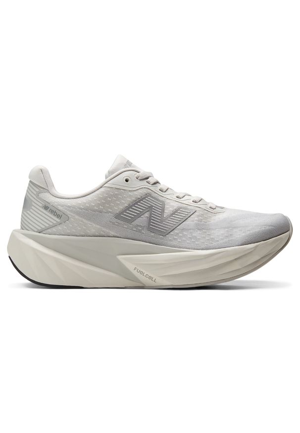 Buty damskie New Balance FuelCell Rebel v5 WFCX6SN – szare. Kolor: szary. Materiał: materiał, syntetyk, guma. Szerokość cholewki: normalna. Wzór: geometria. Sport: fitness, bieganie