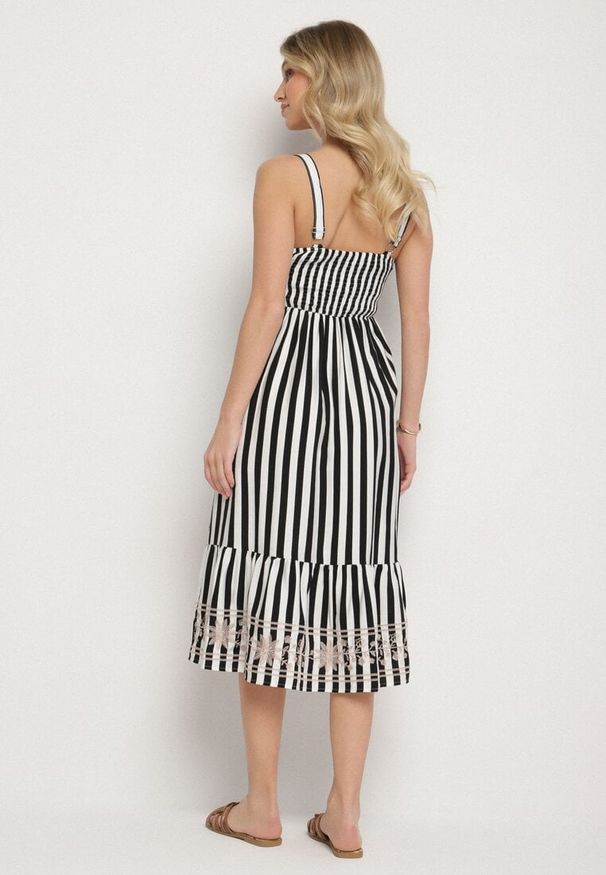 Born2be - Czarno-Biała Sukienka z Bawełny Ozdobiona Haftem Redale. Okazja: na co dzień. Kolor: czarny. Materiał: bawełna. Długość rękawa: na ramiączkach. Wzór: haft, aplikacja. Typ sukienki: proste. Styl: casual, klasyczny, elegancki