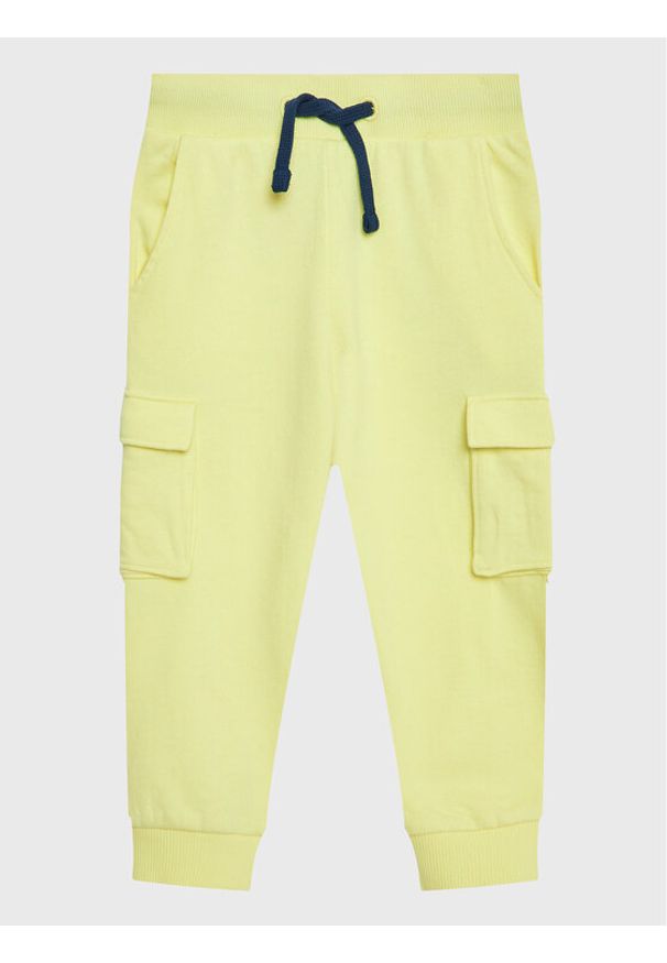 Guess Spodnie dresowe N3GQ11 KA6R0 Żółty Relaxed Fit. Kolor: żółty. Materiał: bawełna
