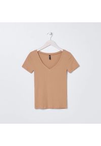 Sinsay - Koszulka basic - Beżowy. Kolor: beżowy