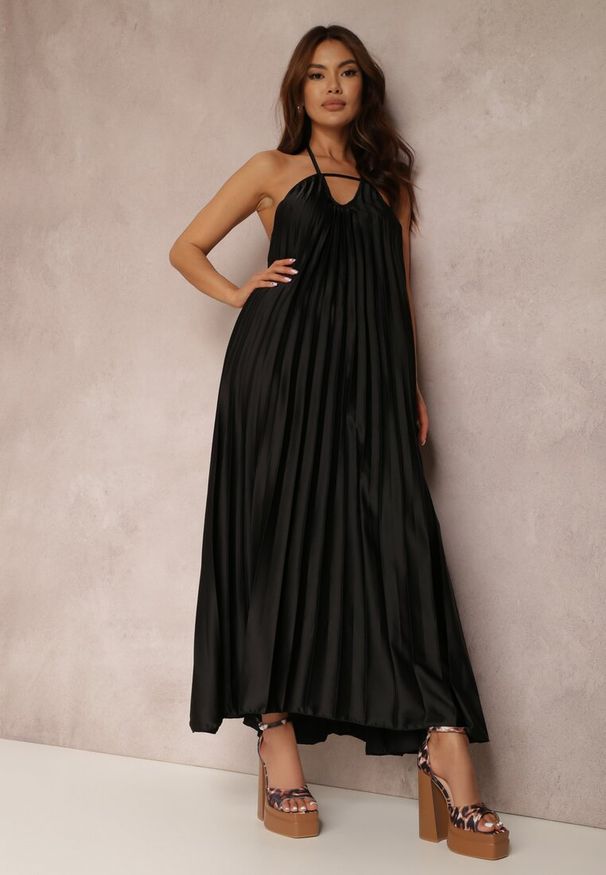 Renee - Czarna Sukienka Mellastis. Kolor: czarny. Materiał: satyna. Długość rękawa: bez rękawów. Typ sukienki: rozkloszowane. Długość: maxi