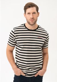 Volcano - T-shirt w paski T-AIR. Materiał: włókno, bawełna. Długość rękawa: krótki rękaw. Długość: krótkie. Wzór: paski