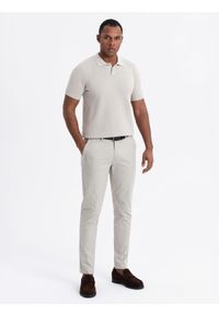 Ombre Clothing - Męska bawełniana koszulka polo ze strukturalnej dzianiny – beżowa V6 - Rozmiar: S. Okazja: do pracy, na co dzień. Typ kołnierza: polo. Kolor: beżowy. Materiał: bawełna, dzianina. Długość: krótkie. Styl: casual, elegancki #5
