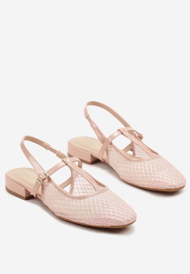 Renee - Różowe Sandały Vices Lakierowane Slingback z Siateczkową Cholewką Mairelite. Okazja: na co dzień. Zapięcie: sprzączka. Kolor: różowy. Materiał: lakier. Sezon: lato. Styl: casual