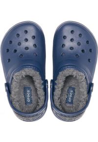 Klapki basenowe chłopięce Crocs Lined Clog. Kolor: niebieski. Styl: sportowy