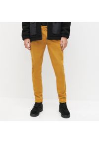 Reserved - Spodnie chino super slim fit - Żółty. Kolor: żółty #1