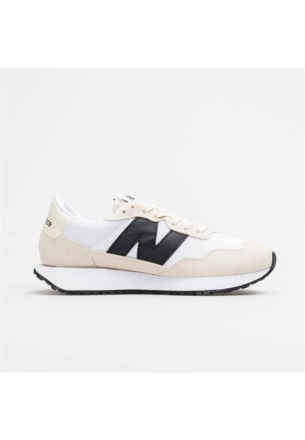 Buty do chodzenia męskie New Balance 237. Zapięcie: sznurówki. Kolor: biały. Materiał: guma, materiał, syntetyk. Szerokość cholewki: normalna. Sport: turystyka piesza
