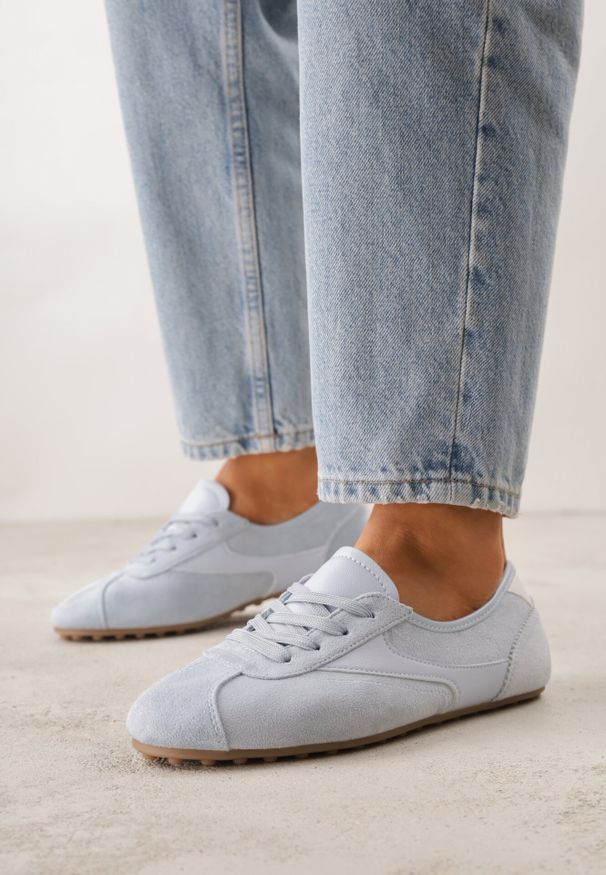 Born2be - Niebieskie Sneakersy z Imitacji Zamszu w Stylu Kultowych Tenisówek Aelliana. Okazja: na co dzień. Kolor: niebieski. Materiał: zamsz. Szerokość cholewki: normalna