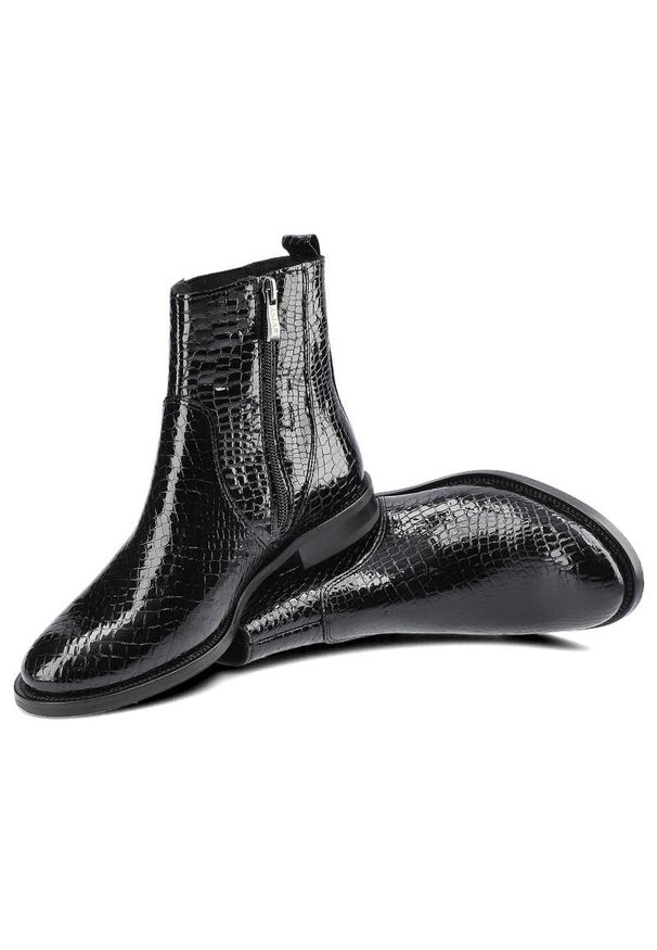 Czarne Botki Damskie Dwunasty Shoes Jesienne Buty. Kolor: czarny. Materiał: lakier, skóra. Szerokość cholewki: normalna. Wzór: nadruk, motyw zwierzęcy. Sezon: jesień. Obcas: na obcasie. Styl: klasyczny. Wysokość obcasa: niski