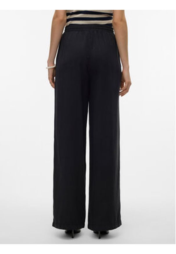 Vero Moda Spodnie materiałowe Bree 10304898 Czarny Loose Fit. Kolor: czarny. Materiał: lyocell