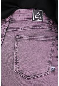 LABELLAMAFIA - LaBellaMafia jeansy damskie kolor różowy high waist. Stan: podwyższony. Kolor: różowy #4