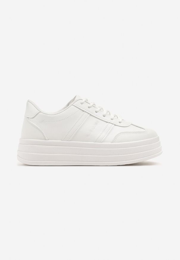 Renee - Białe Sneakersy w Stylu Kultowych Tenisówek na Grubej Podeszwie Agerla. Okazja: na co dzień. Kolor: biały. Materiał: jeans, skóra