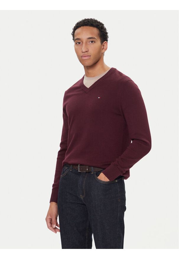 TOMMY HILFIGER - Tommy Hilfiger Sweter MW0MW28047 Bordowy Regular Fit. Kolor: czerwony. Materiał: bawełna