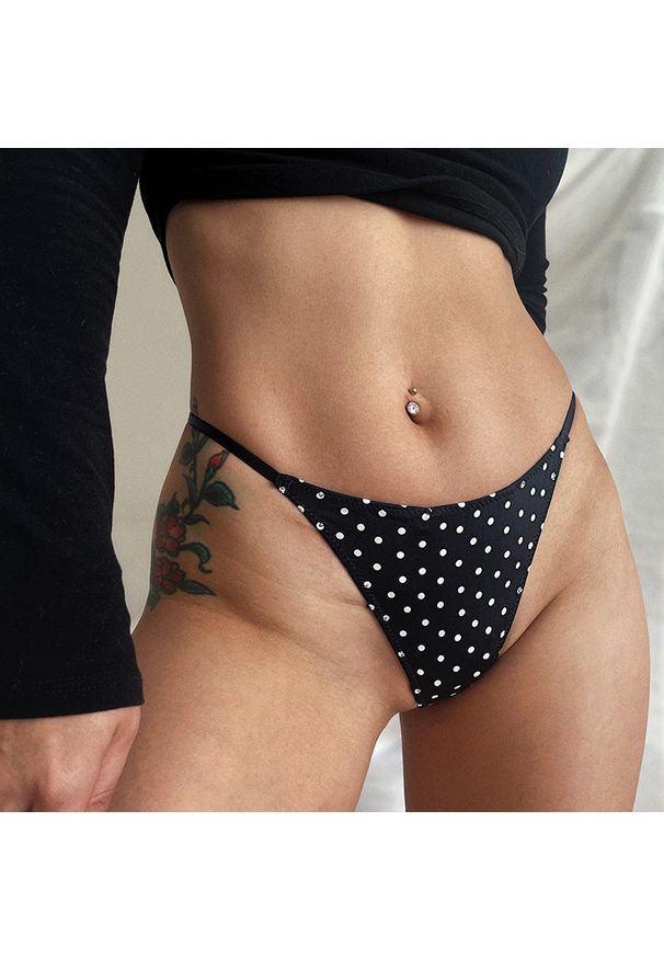 Intica - Stringi z łańcuszkiem elegancka bielizna na specjalne okazje Kataleya. Kolor: biały. Materiał: tkanina