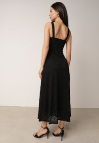 Born2be - Czarna Taliowana Sukienka Koktajlowa z Koronki Ashelis. Kolor: czarny. Materiał: koronka. Długość rękawa: na ramiączkach. Wzór: koronka. Styl: wizytowy #4