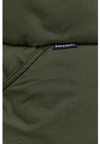 Superdry kurtka męska kolor zielony zimowa. Okazja: na co dzień. Typ kołnierza: kaptur. Kolor: zielony. Materiał: włókno. Sezon: zima. Styl: casual #5