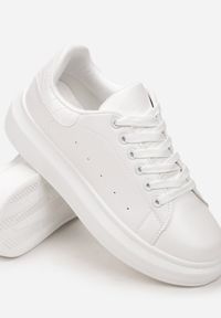 Born2be - Białe Sneakersy Hypnotic. Wysokość cholewki: przed kostkę. Nosek buta: okrągły. Kolor: biały. Materiał: skóra. Szerokość cholewki: normalna #5