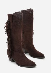 Born2be - Ciemnobrązowe Kozaki Typu Kowbojki na Stożkowym Obcasie z Frędzlami Reissana. Kolor: brązowy. Materiał: jeans. Obcas: na obcasie. Styl: klasyczny, elegancki. Wysokość obcasa: średni #6