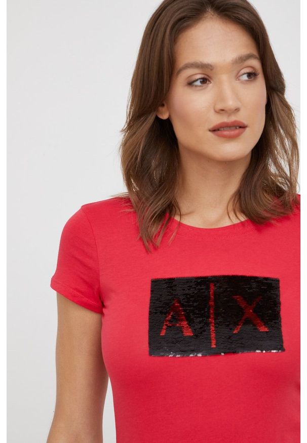 Armani Exchange t-shirt bawełniany kolor czerwony. Kolor: czerwony. Materiał: bawełna. Długość rękawa: krótki rękaw. Długość: krótkie. Wzór: aplikacja