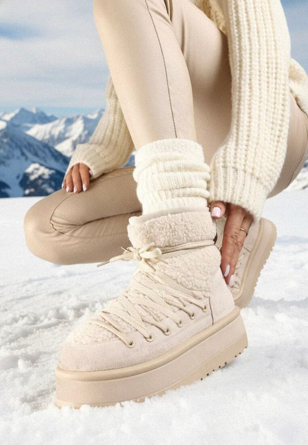 Born2be - Beżowe Śniegowce na Grubej Podeszwie Ozdobione Barankiem Terinae. Kolor: beżowy. Wzór: aplikacja. Sezon: zima