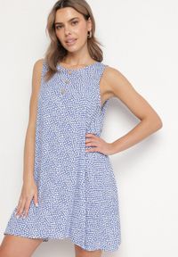 Born2be - Niebieska Bawełniana Rozkloszowana Sukienka Ozdobiona Kwiatami i Guzikami Lisavella. Okazja: na spacer, na co dzień. Kolor: niebieski. Materiał: bawełna. Wzór: kwiaty, aplikacja. Sezon: lato. Styl: elegancki, casual, klasyczny #1